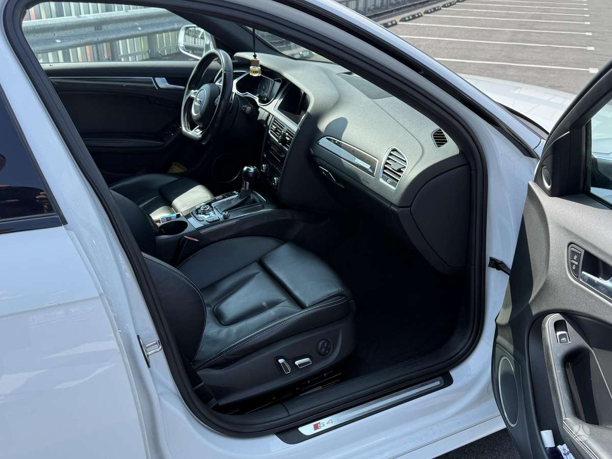 Audi S4, 3.0 l., Седан