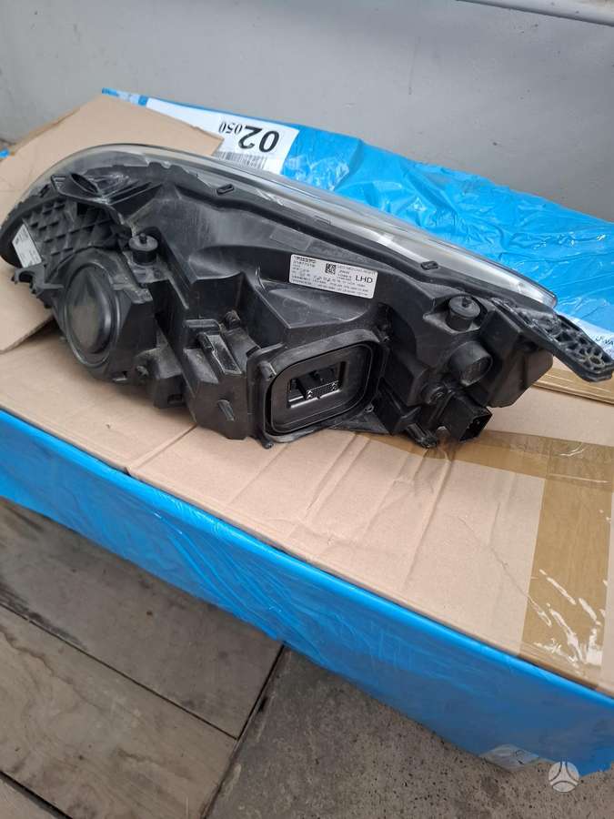 Volvo V40 lights