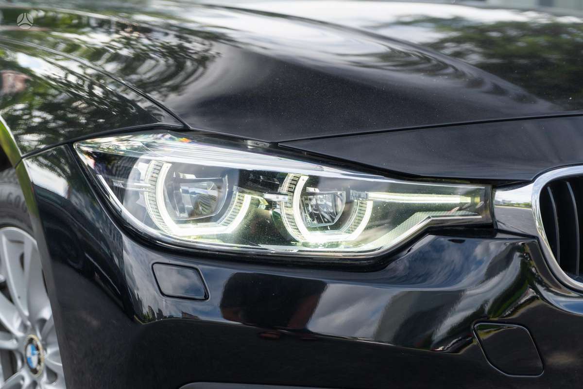 BMW 318, 1.5 l., Седан