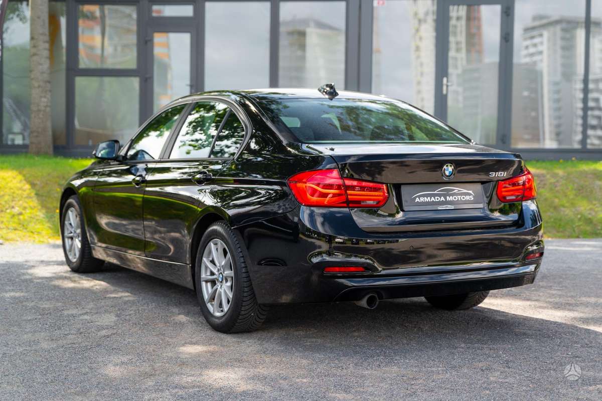 BMW 318, 1.5 l., Седан