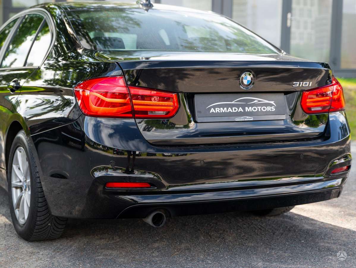BMW 318, 1.5 l., Седан