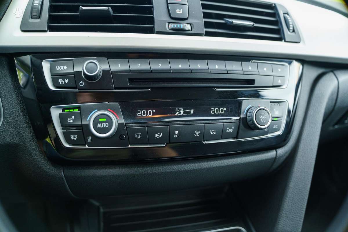 BMW 318, 1.5 l., Седан