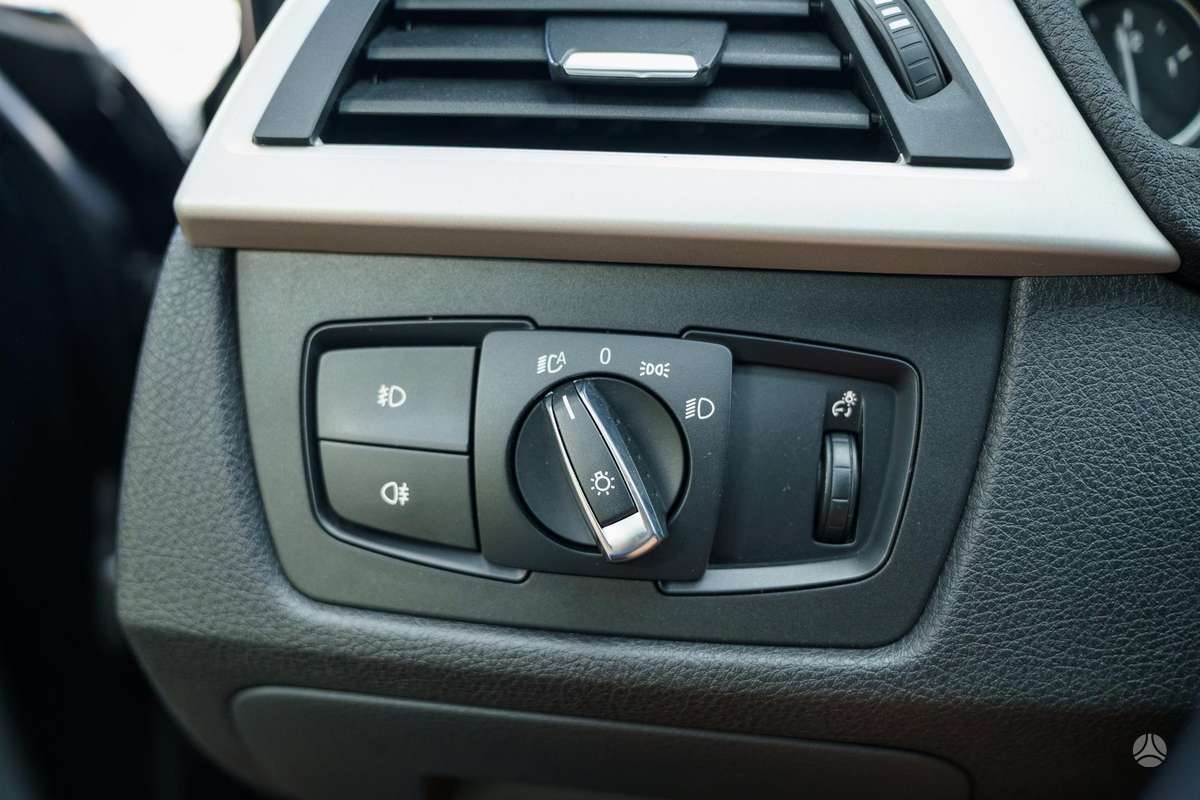 BMW 318, 1.5 l., Седан