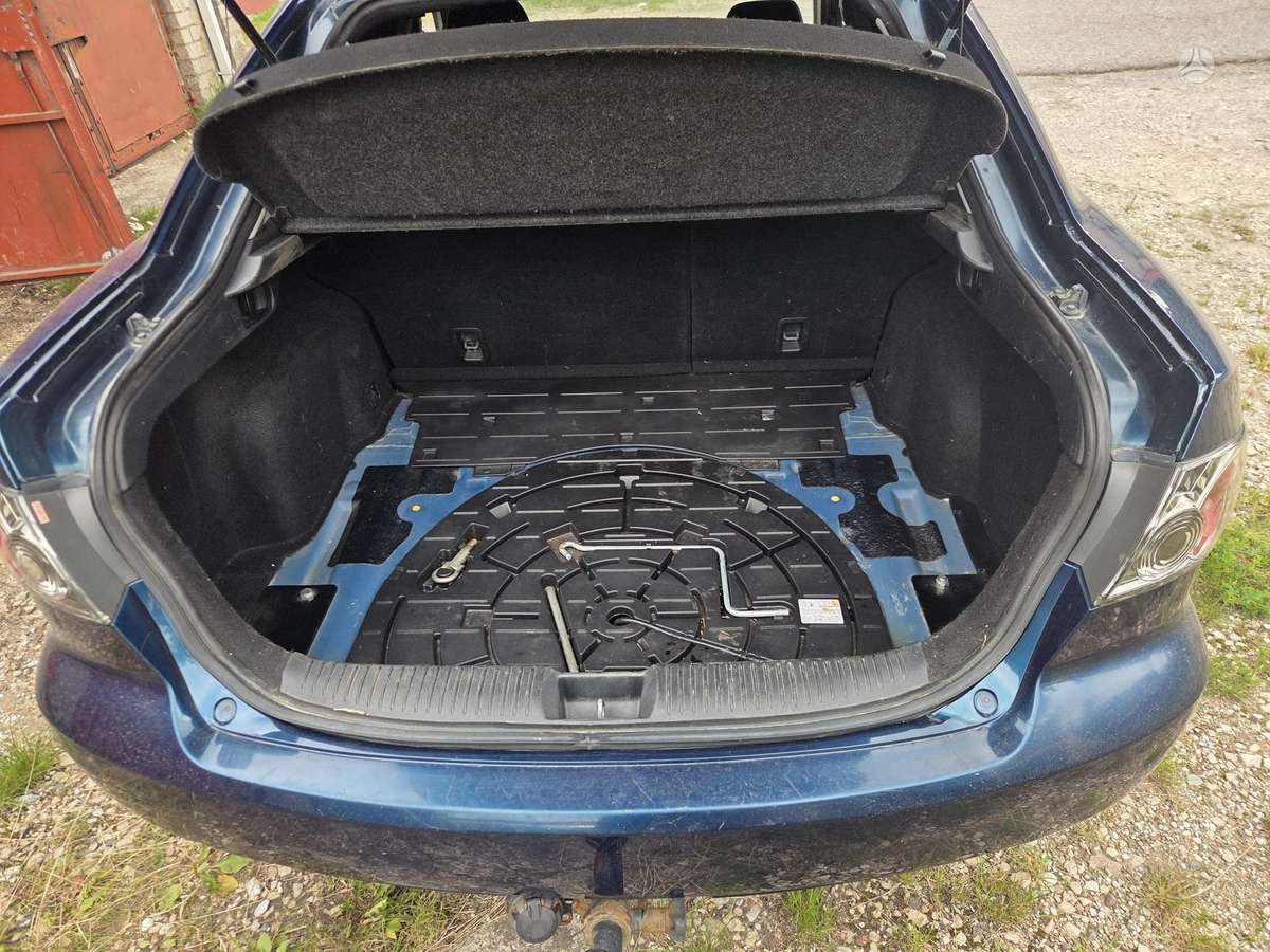 Mazda 6, 2.0 l., hatchback