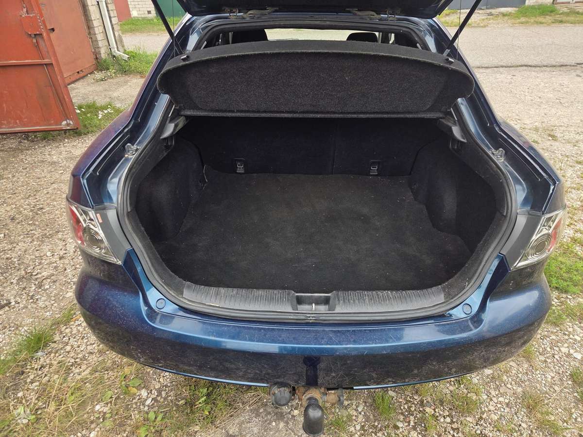Mazda 6, 2.0 l., hatchback
