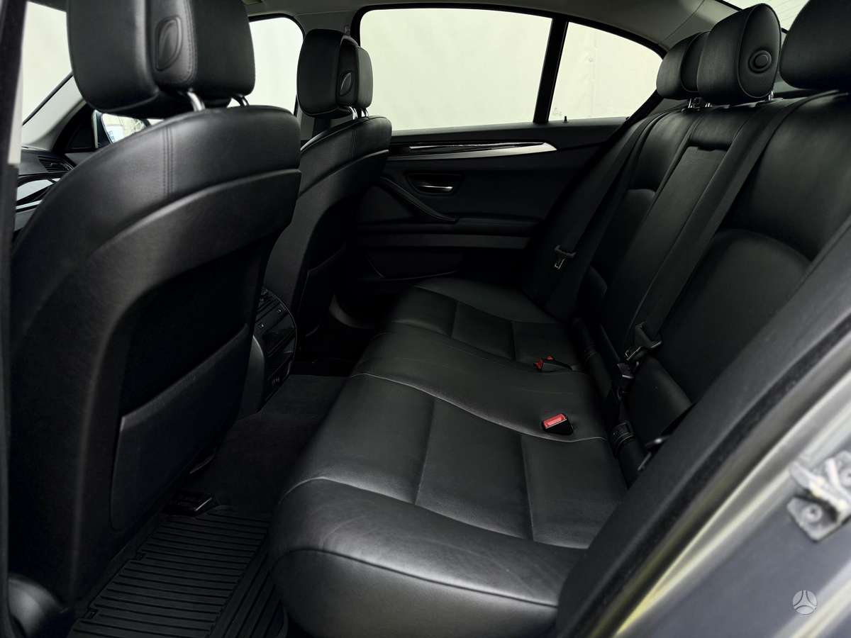 BMW 528, 2.0 l., Седан