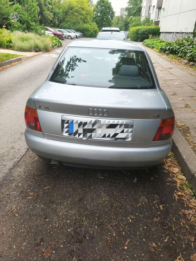 Audi A4, 1.8 l., Седан