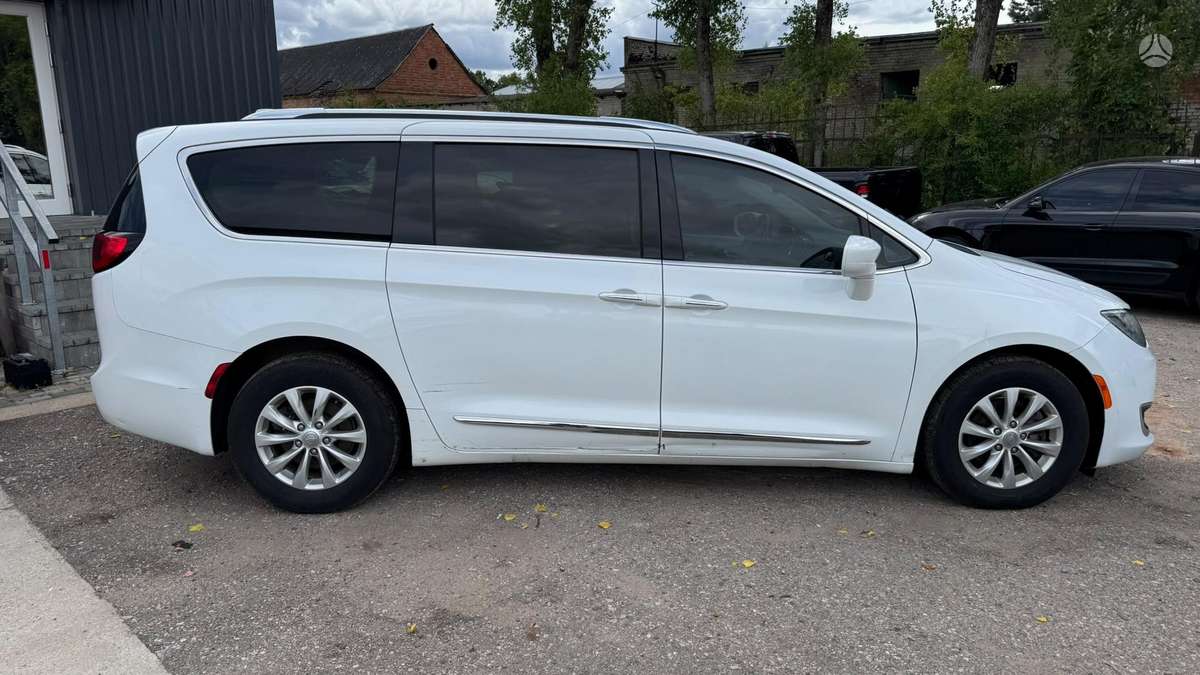 Chrysler Pacifica, 3.6 l., Минивэн