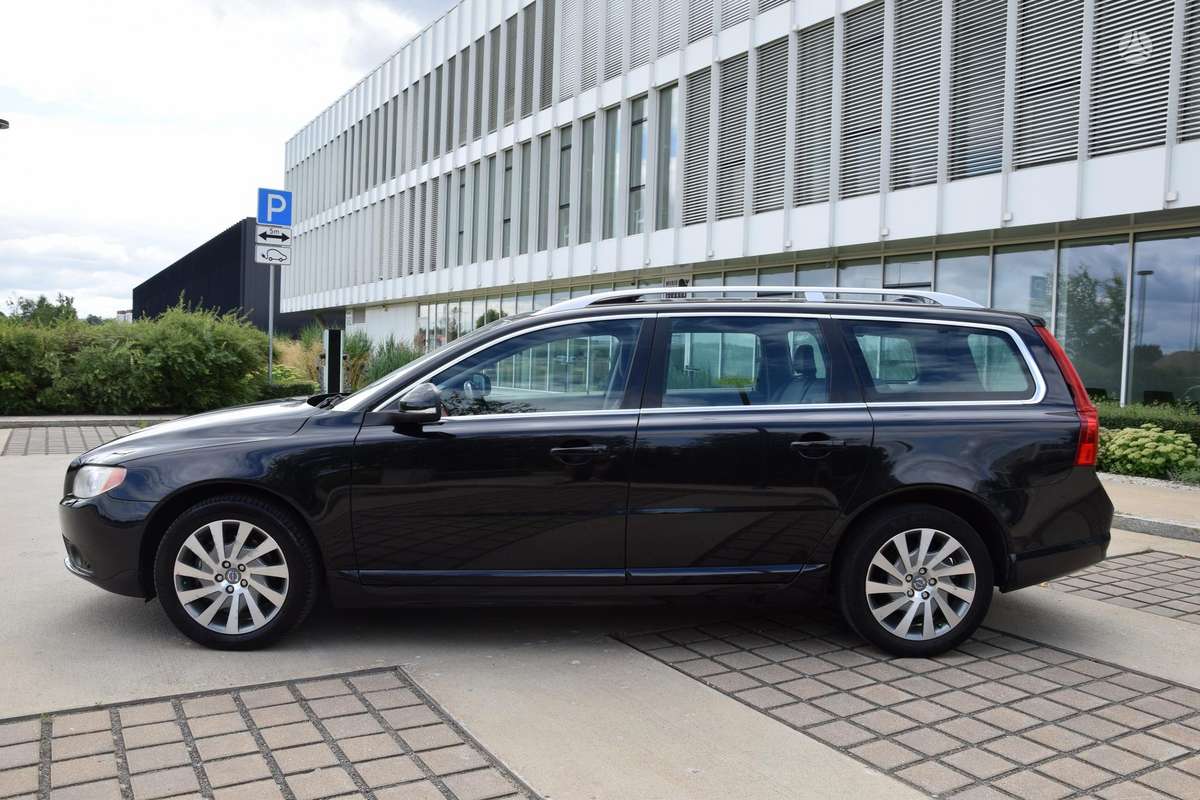 Volvo V70, 2.0 l., Универсал