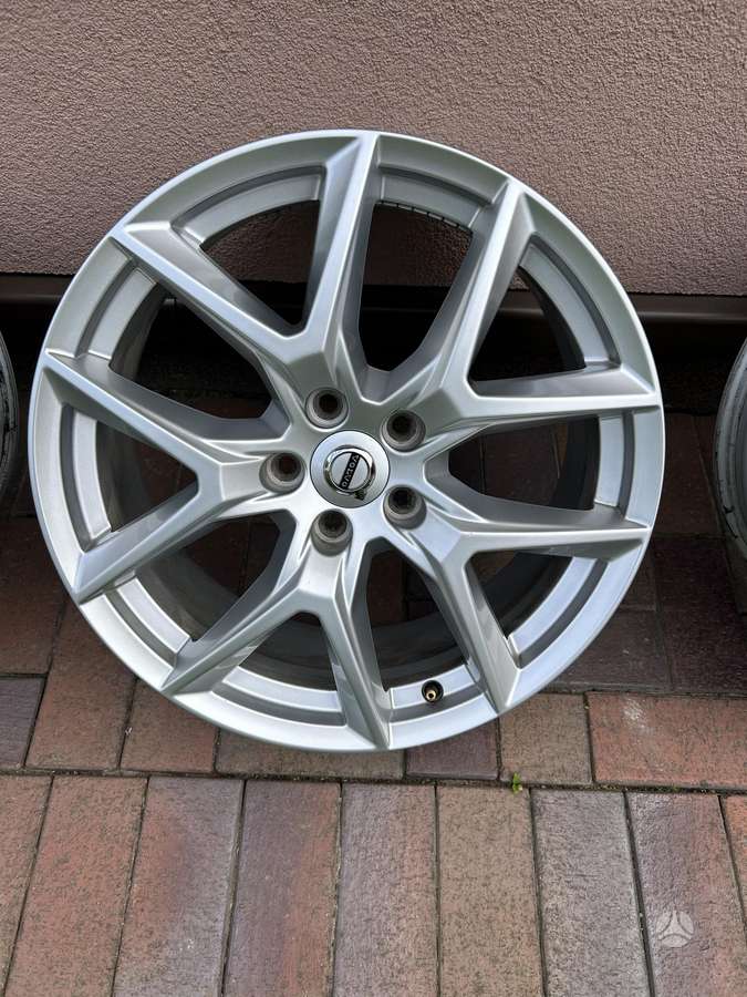 Volvo XC60, light alloy, R18