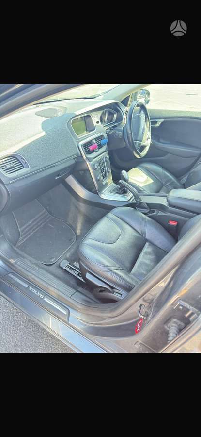 Volvo V40, 1.6 l., hatchback
