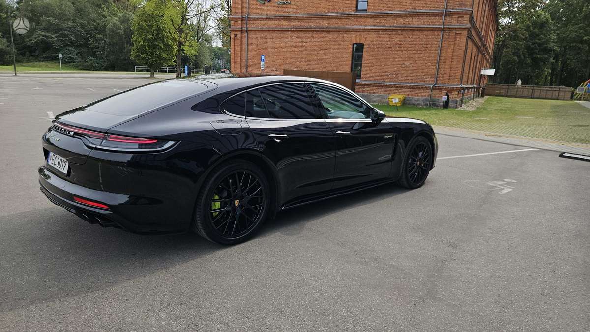 Porsche Panamera - 3