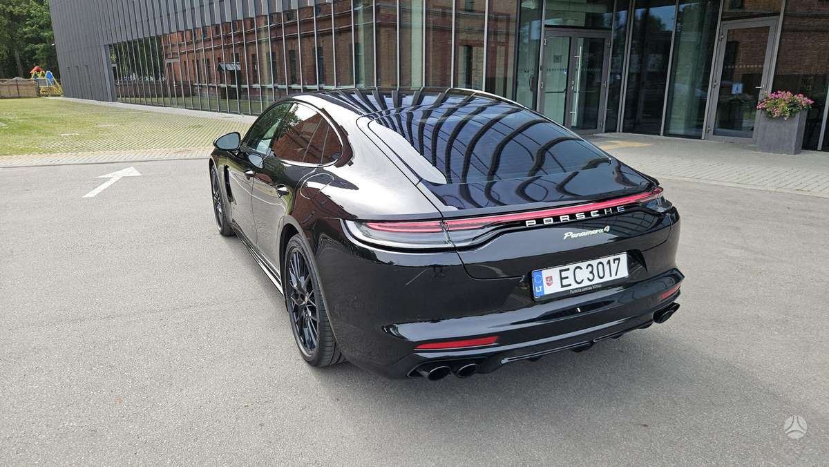 Porsche Panamera - 7