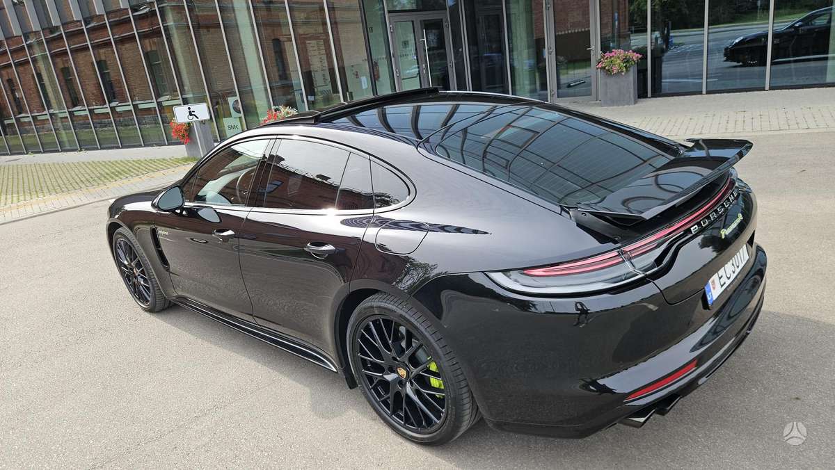 Porsche Panamera - 11