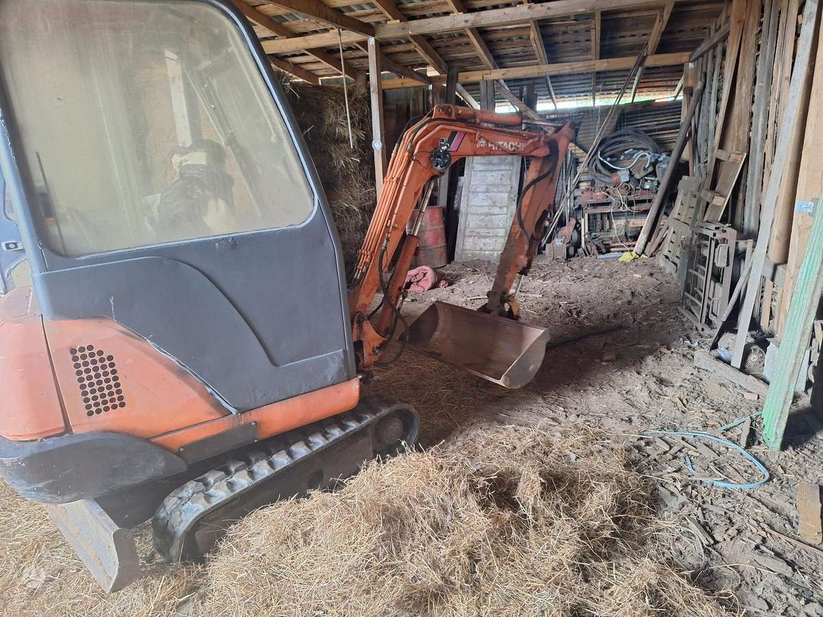 Hitachi Kj, excavator