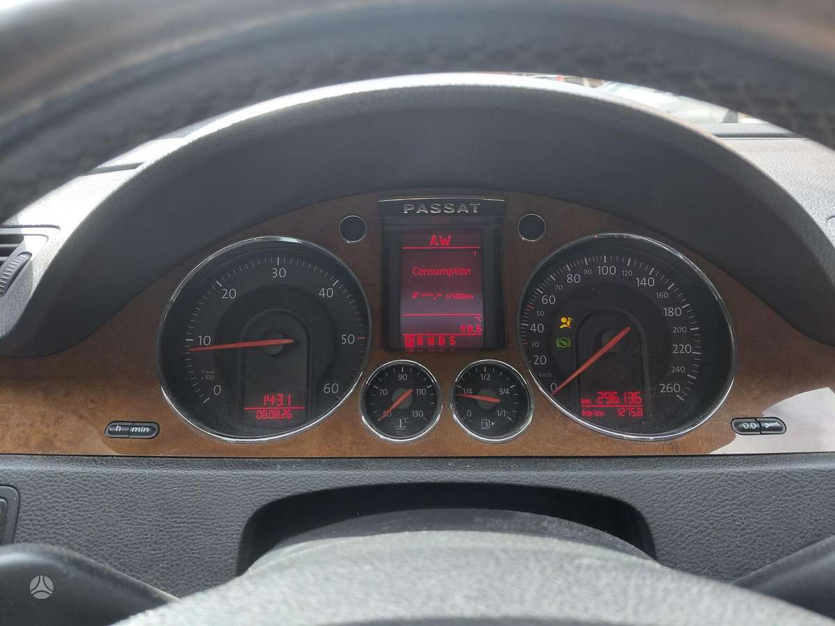 Volkswagen Passat - 12