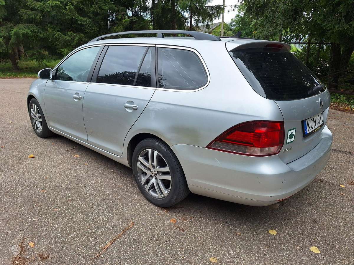Volkswagen Golf - 5