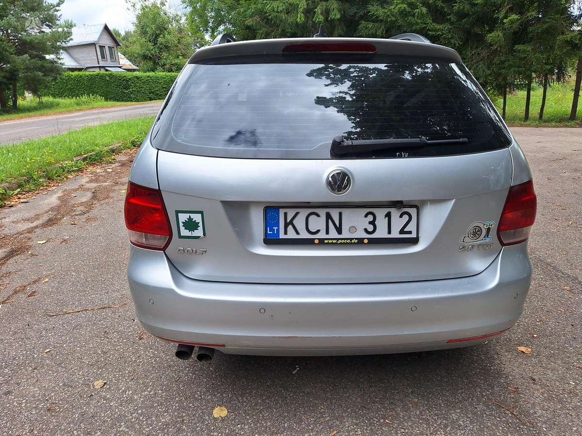 Volkswagen Golf - 6