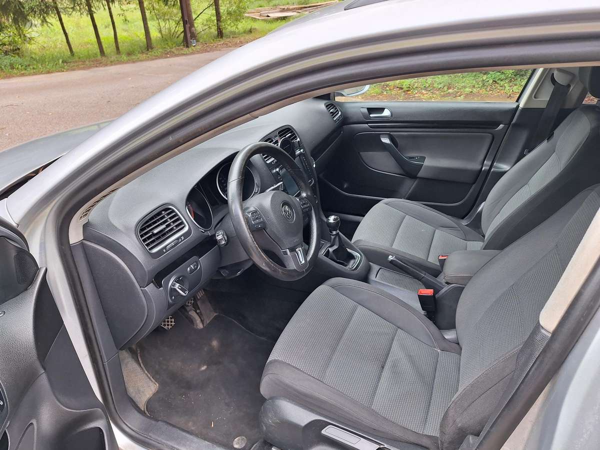 Volkswagen Golf - 9