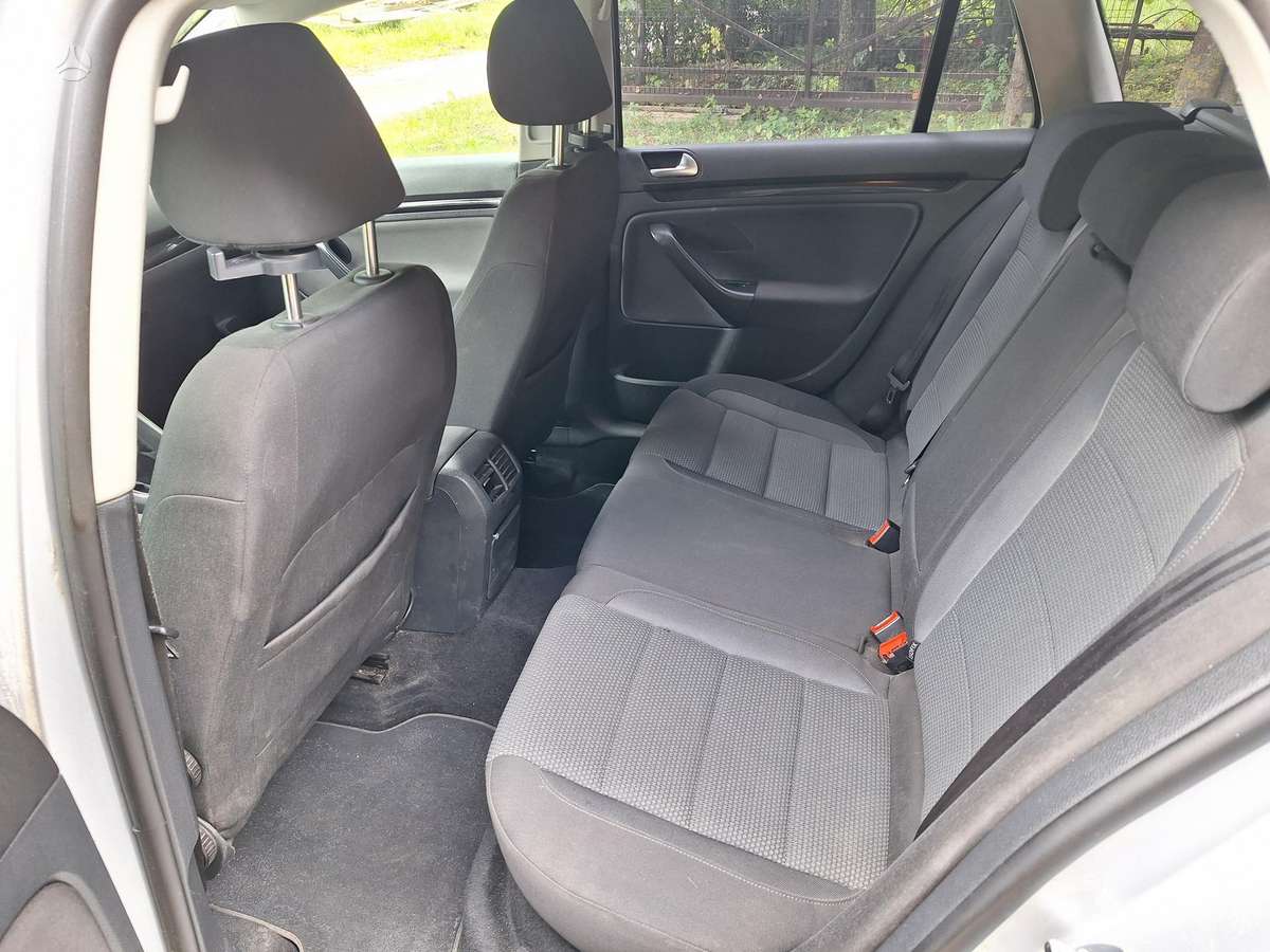 Volkswagen Golf - 10