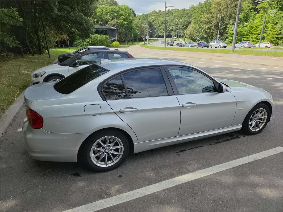 BMW 318, 2.0 l., Седан