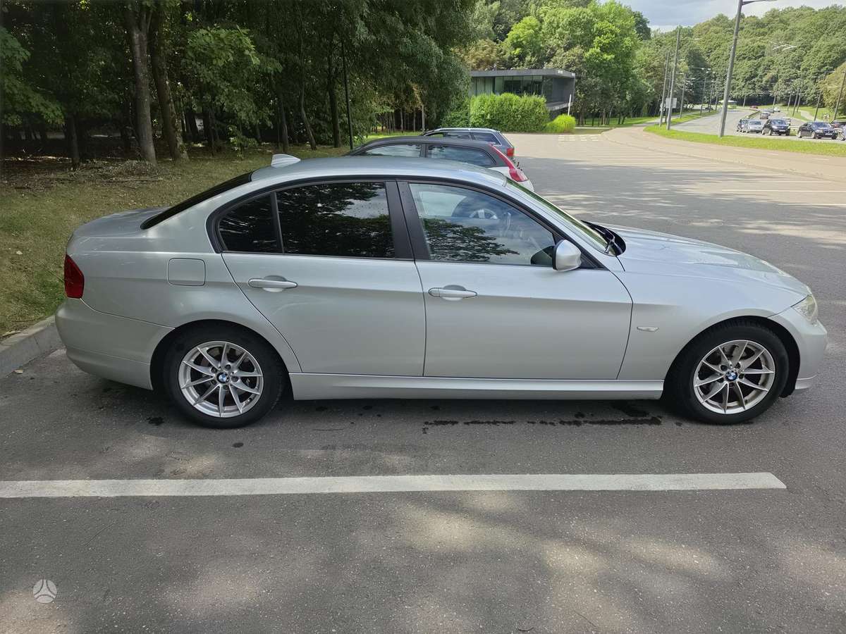 BMW 318, 2.0 l., Седан