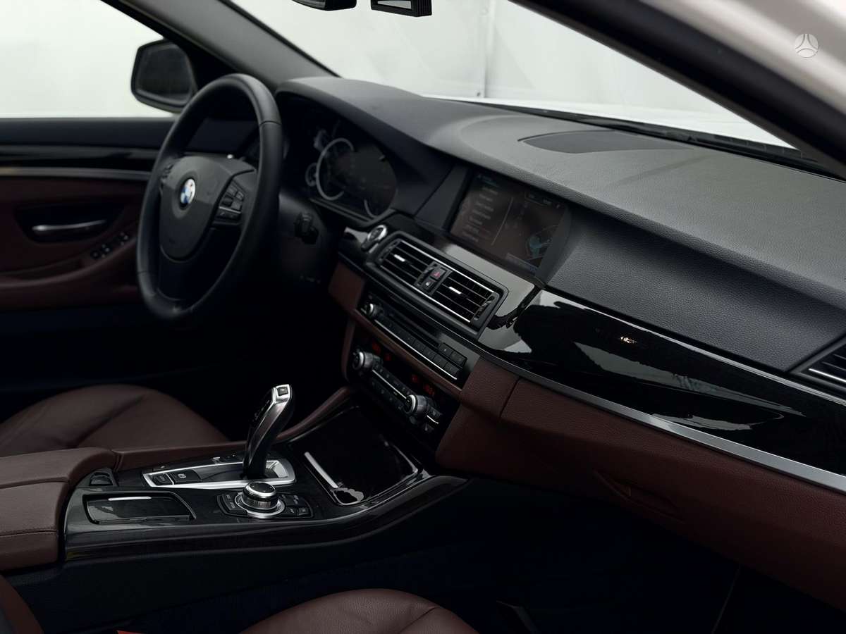 BMW 520, 2.0 l., Седан