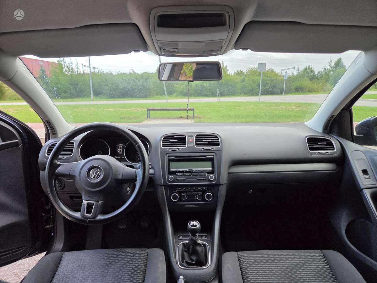 Volkswagen Golf - 5