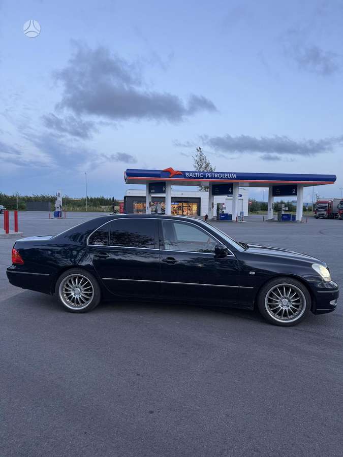 Lexus LS 430, 4.3 l., sedanas