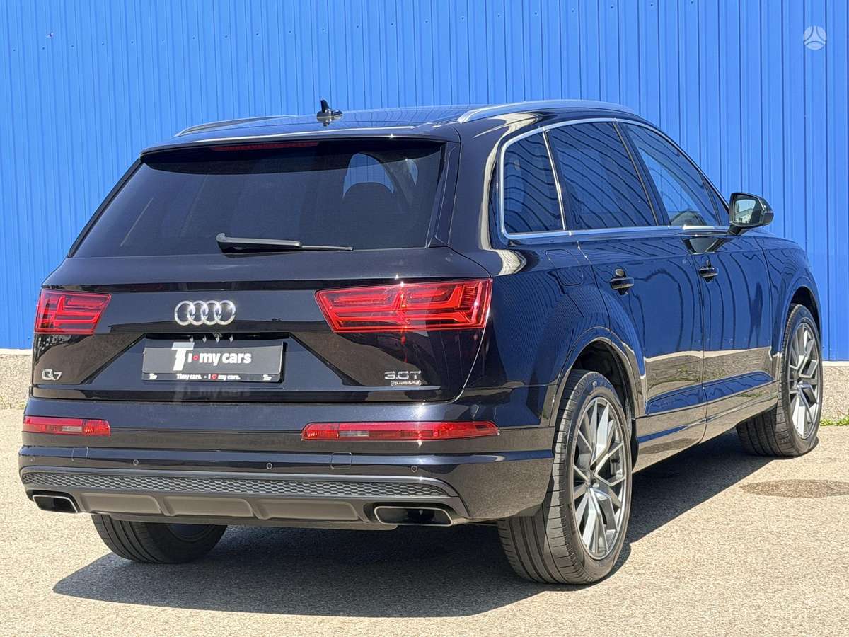 Audi Q7, 3.0 l., off-road / crossover