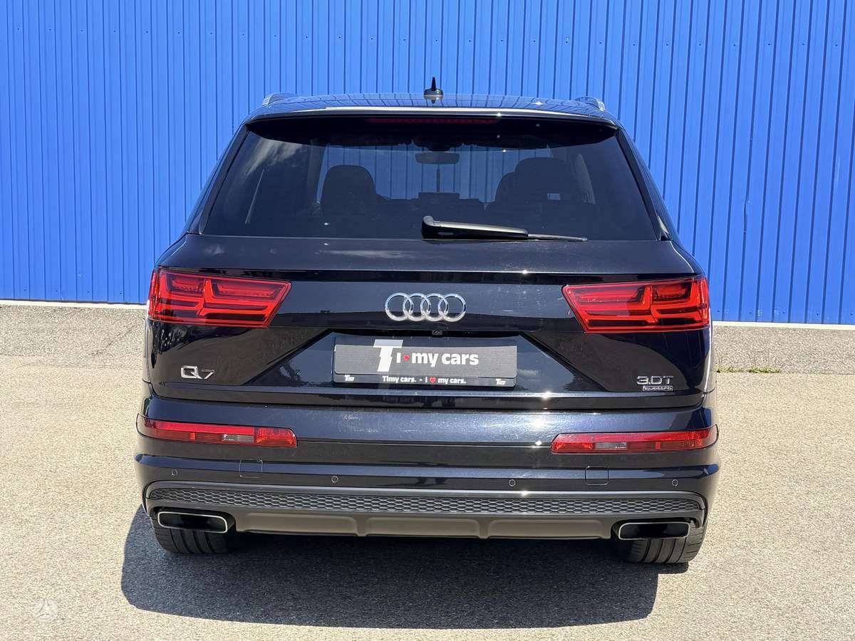 Audi Q7, 3.0 l., off-road / crossover