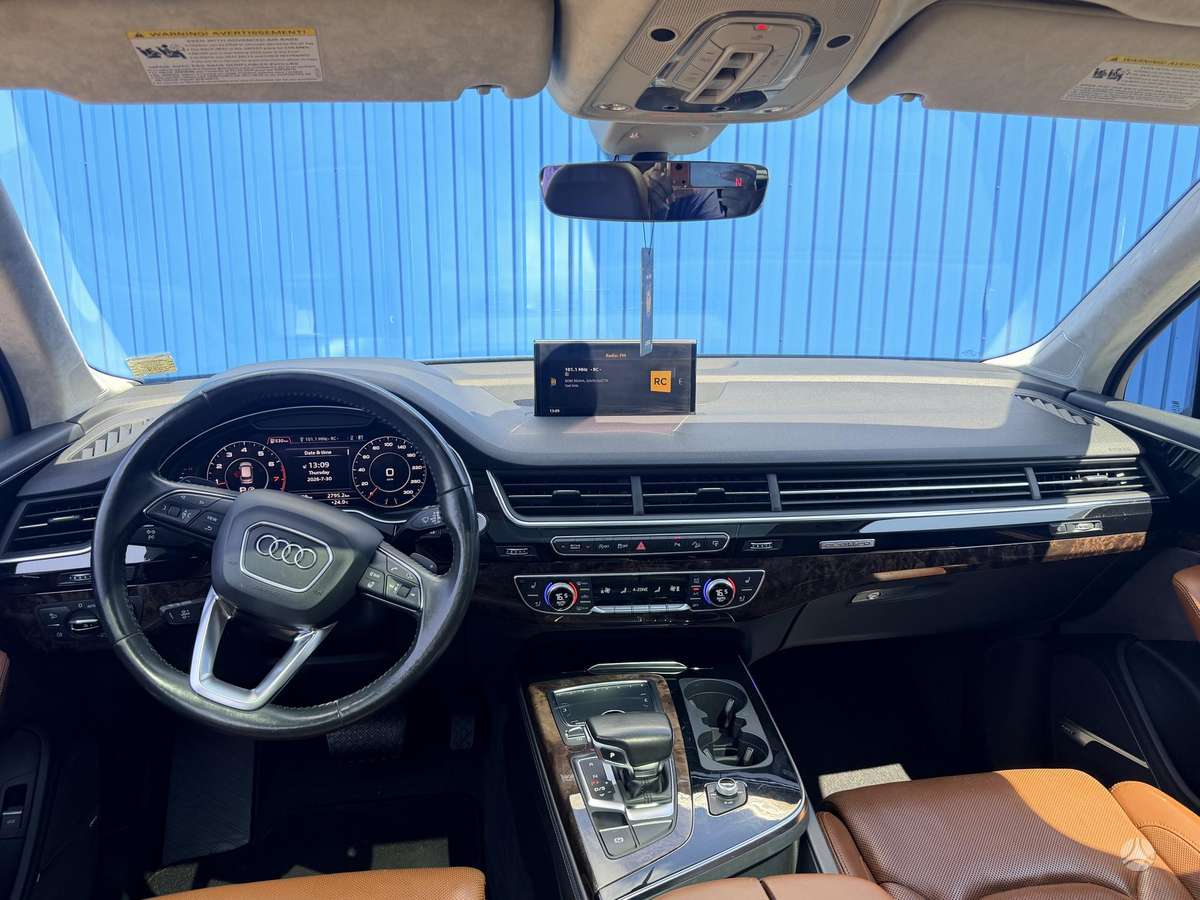 Audi Q7, 3.0 l., off-road / crossover