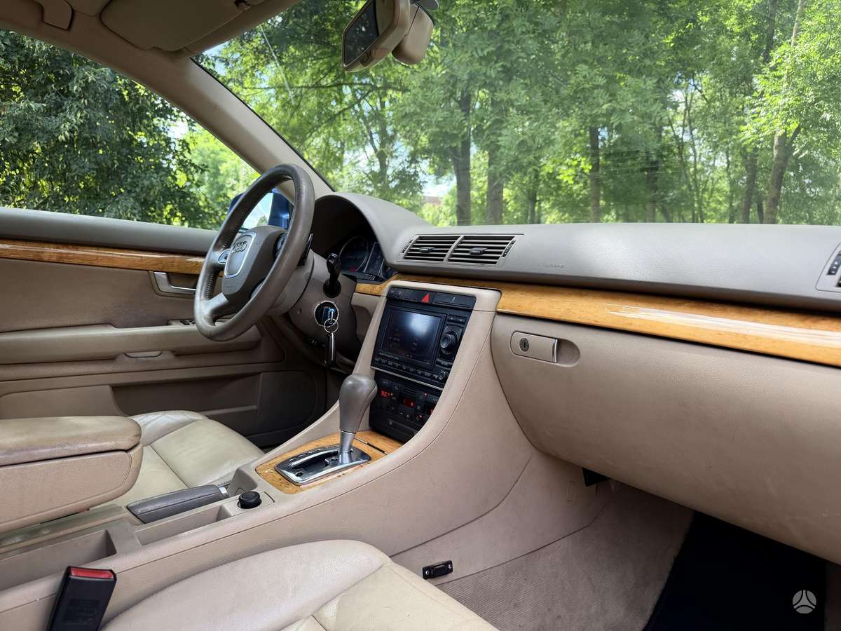 Audi A4, 2.5 l., sedanas