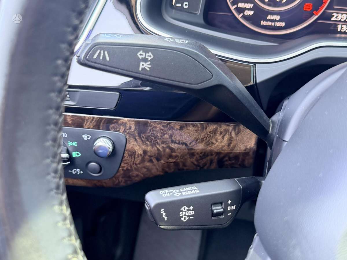 Audi Q7, 3.0 l., off-road / crossover