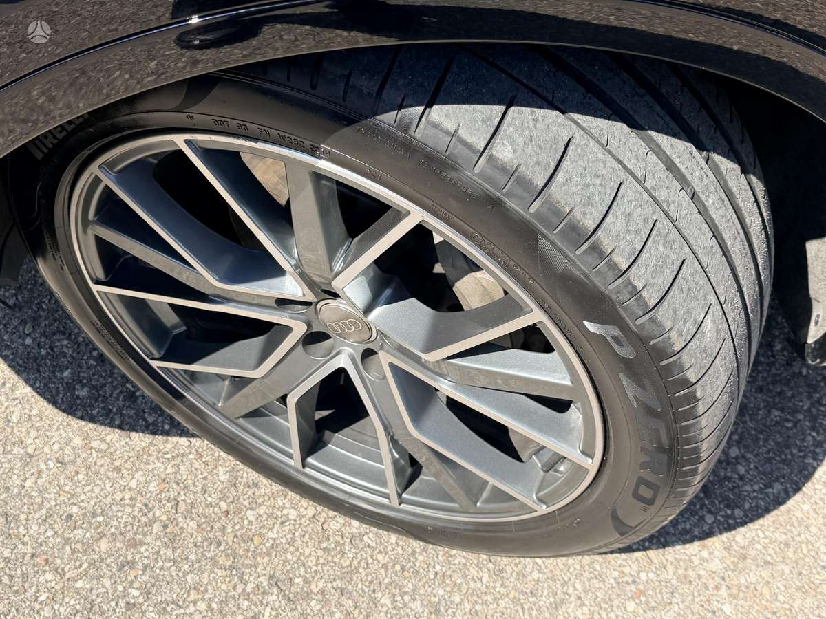 Audi Q7, 3.0 l., off-road / crossover