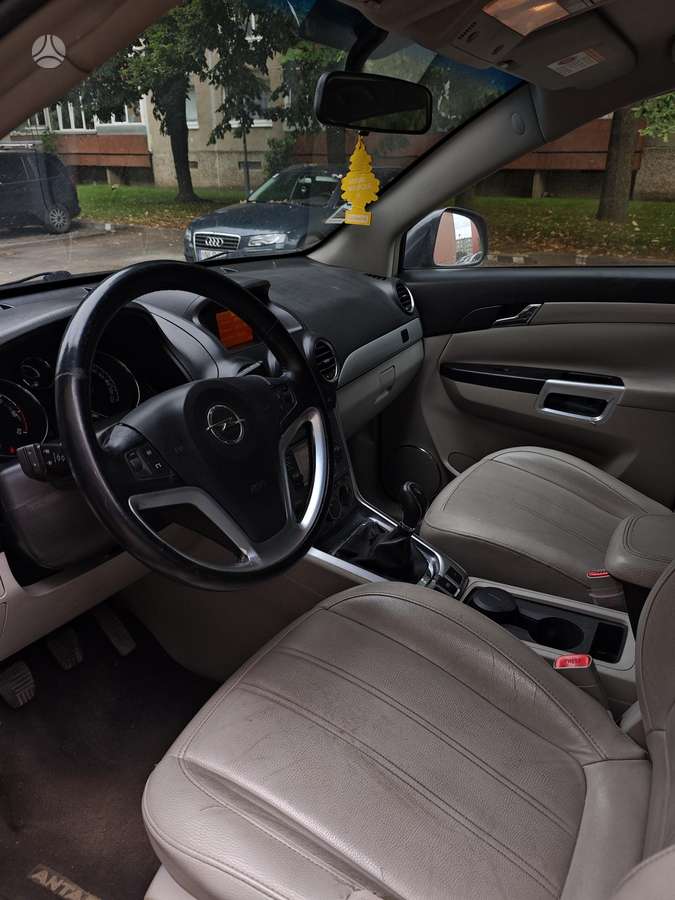 Opel Antara, 2.2 l., Минивэн