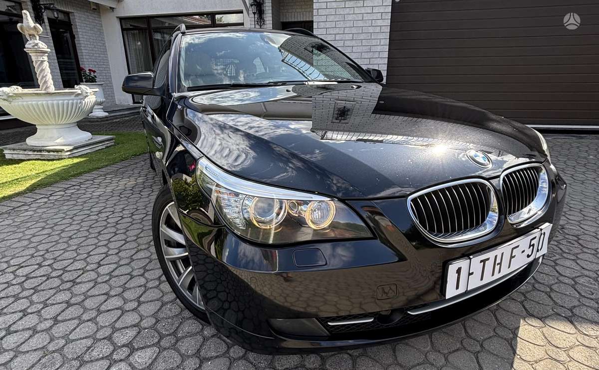 BMW 525, universalas