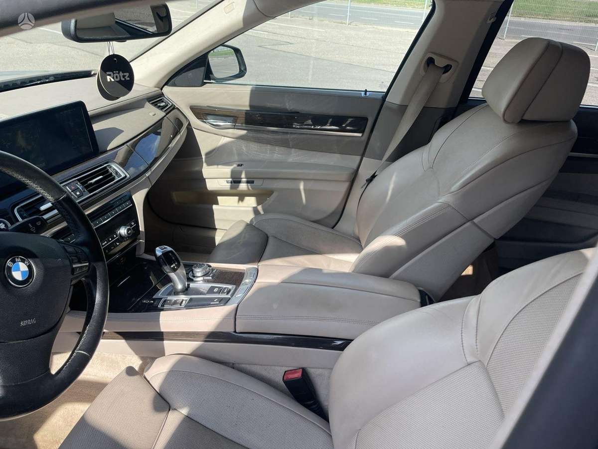 BMW 740, 3.0 l., Седан