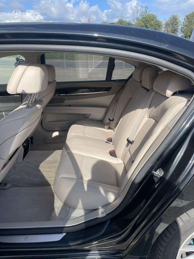 BMW 740, 3.0 l., Седан