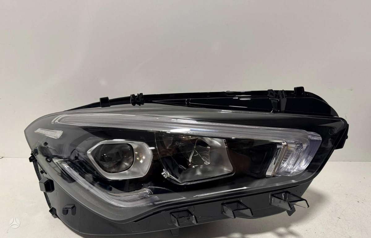Mercedes-Benz CLA klasė lights