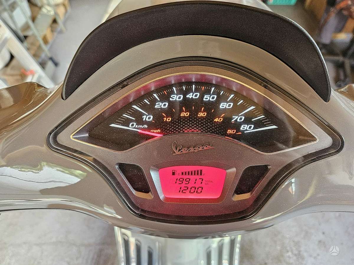 Piaggio Vespa 49cc, мотороллеры / мопеды
