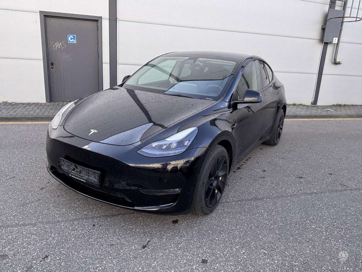 Tesla Model Y - 3