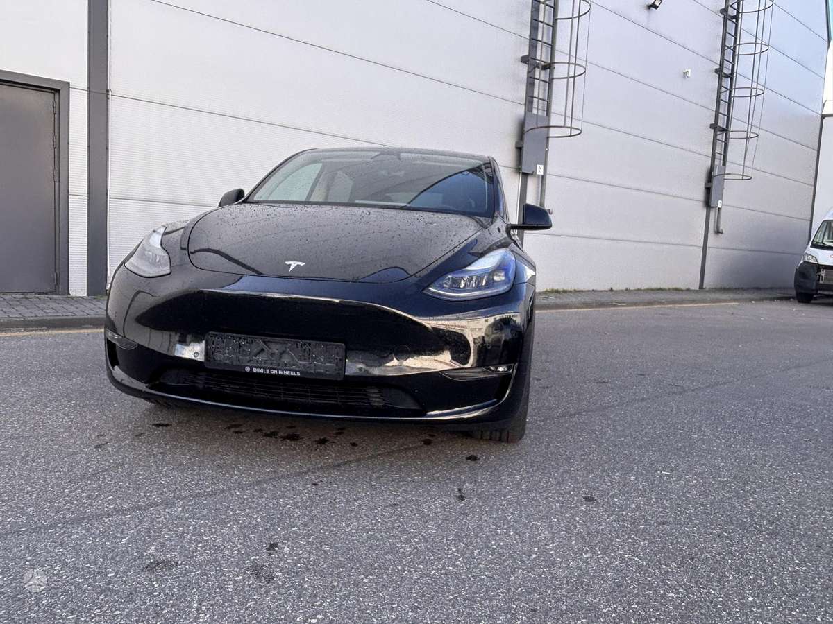 Tesla Model Y - 5