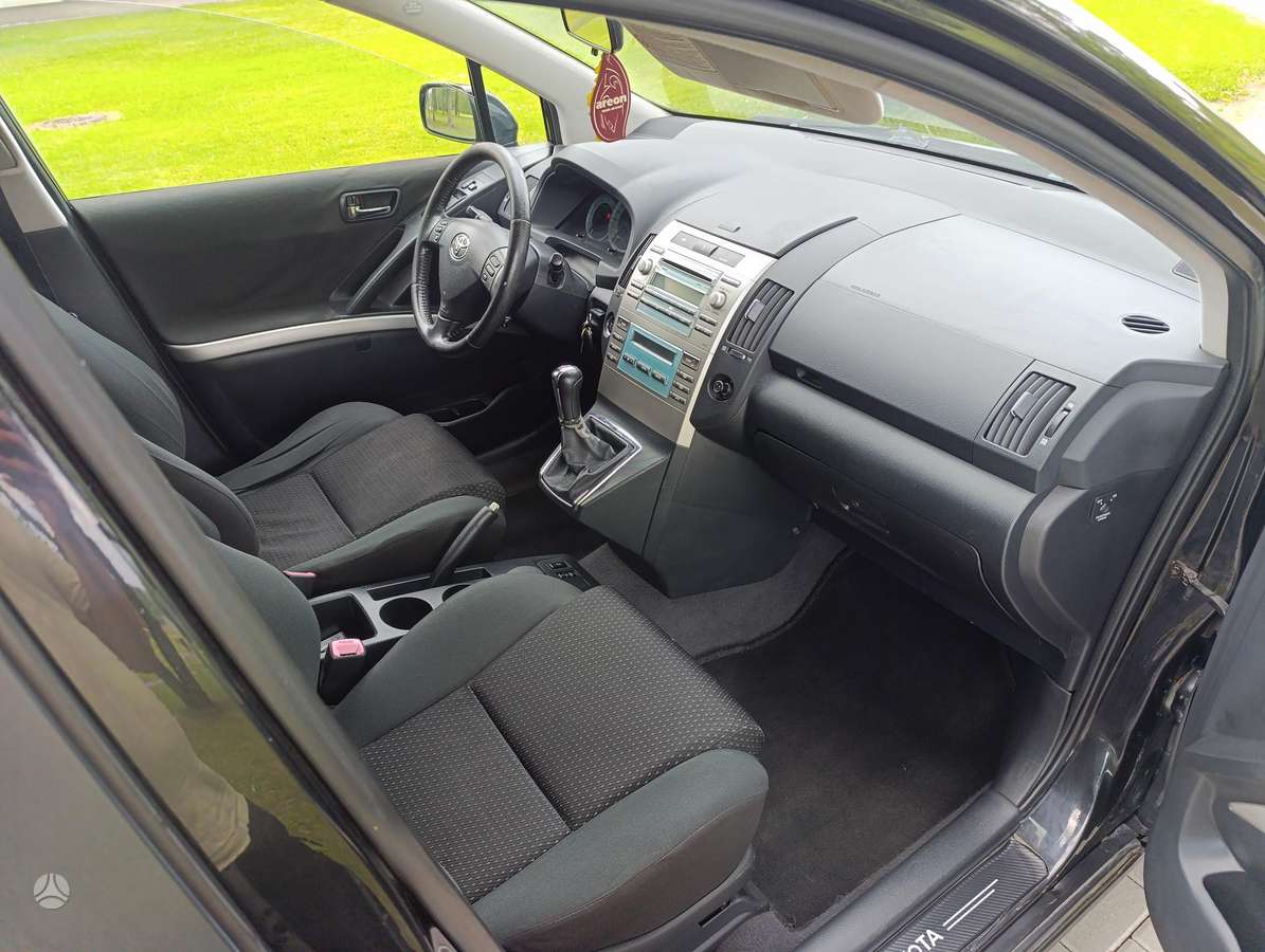 Toyota Corolla Verso - 11