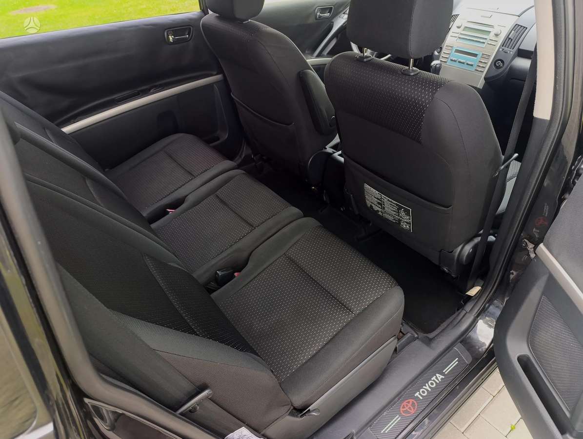 Toyota Corolla Verso - 12