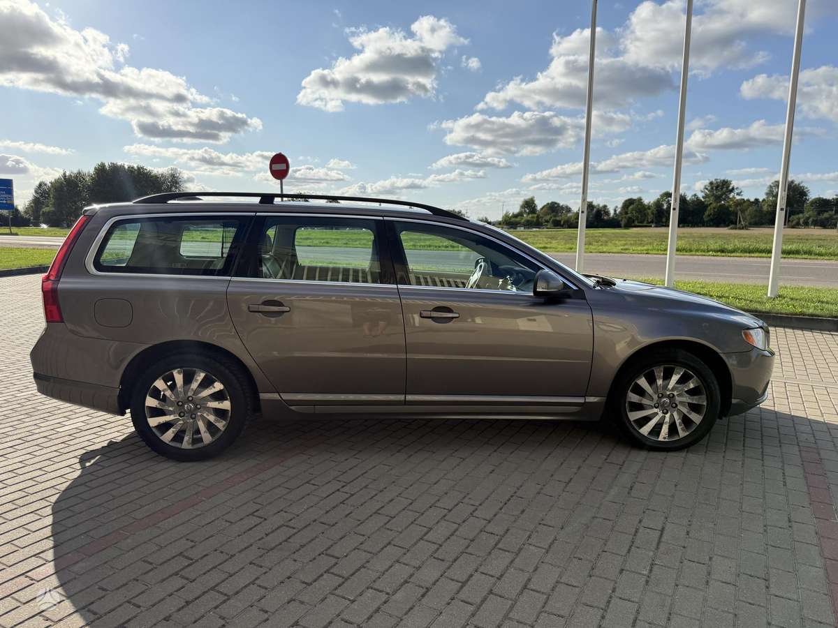 Volvo V70, 2.0 l., Универсал