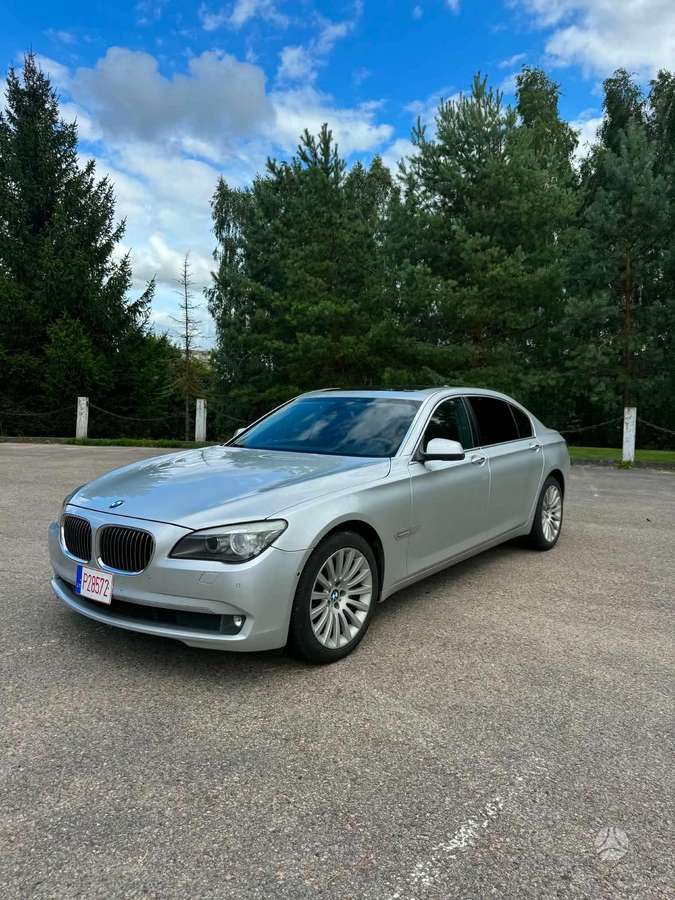 BMW 730, limousine