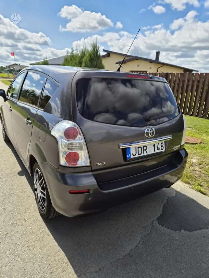 Toyota Corolla Verso - 3