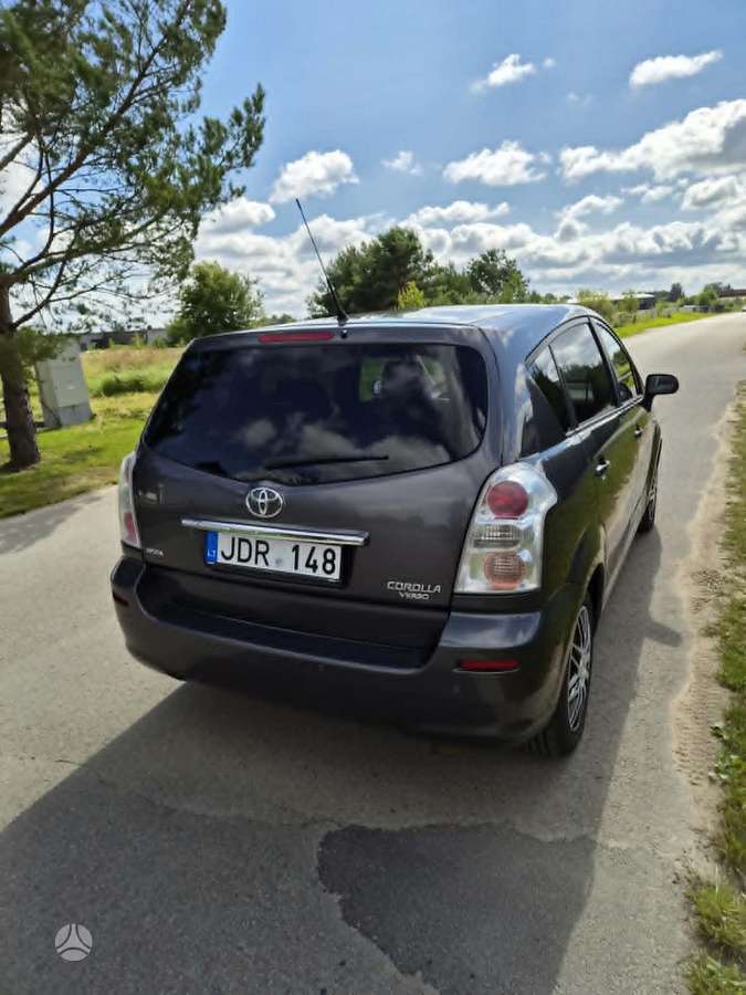 Toyota Corolla Verso - 4