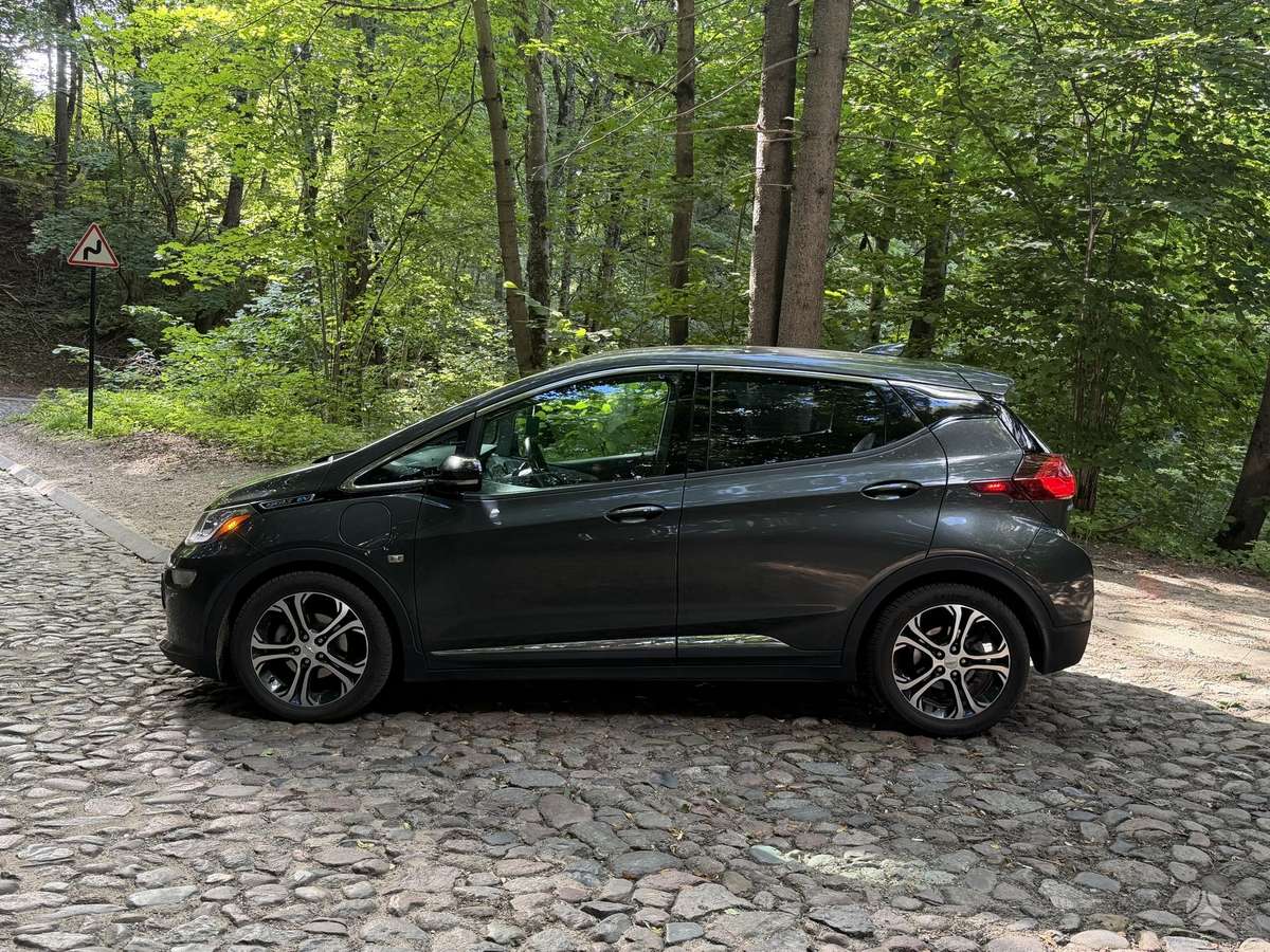Chevrolet Bolt, 64 кВт·ч, Хэтчбек